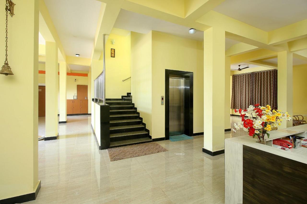 7 Seas Hotel Vagator