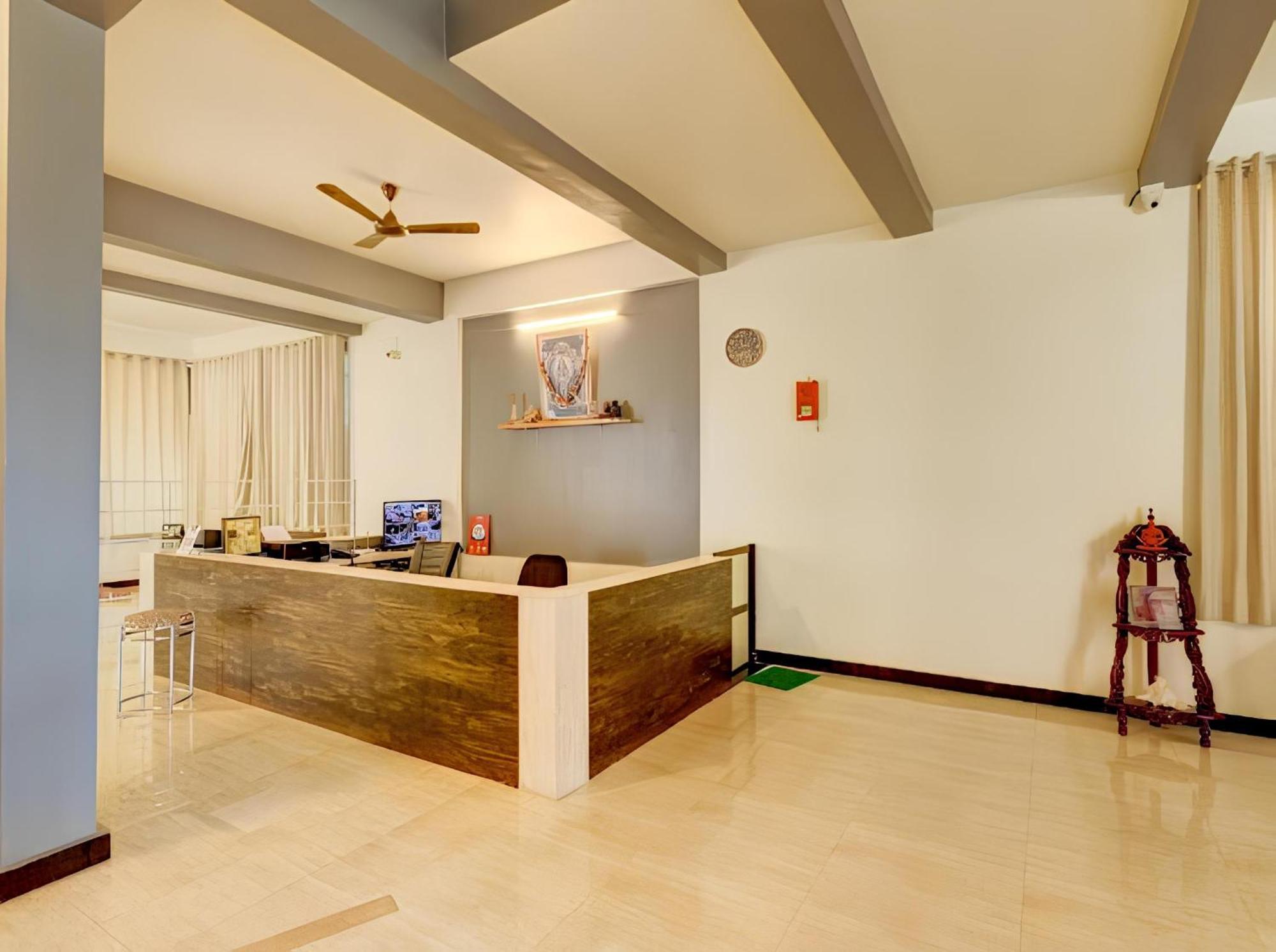 7 Seas Hotel Vagator